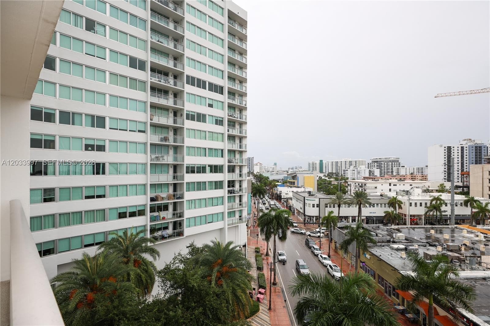A12033997 — Miami Beach — 52