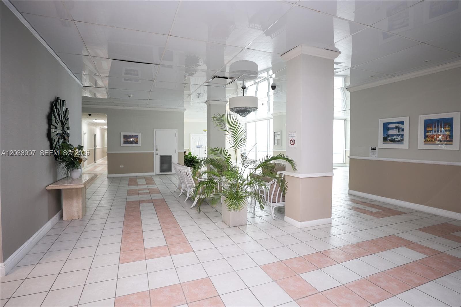 A12033997 — Miami Beach — 16