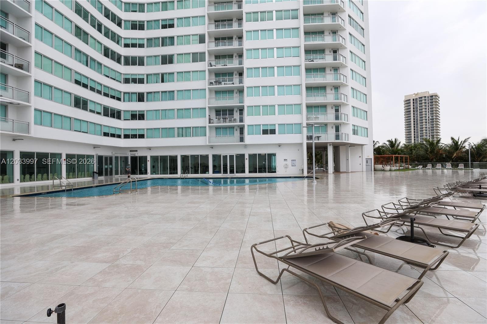 A12033997 — Miami Beach — 33