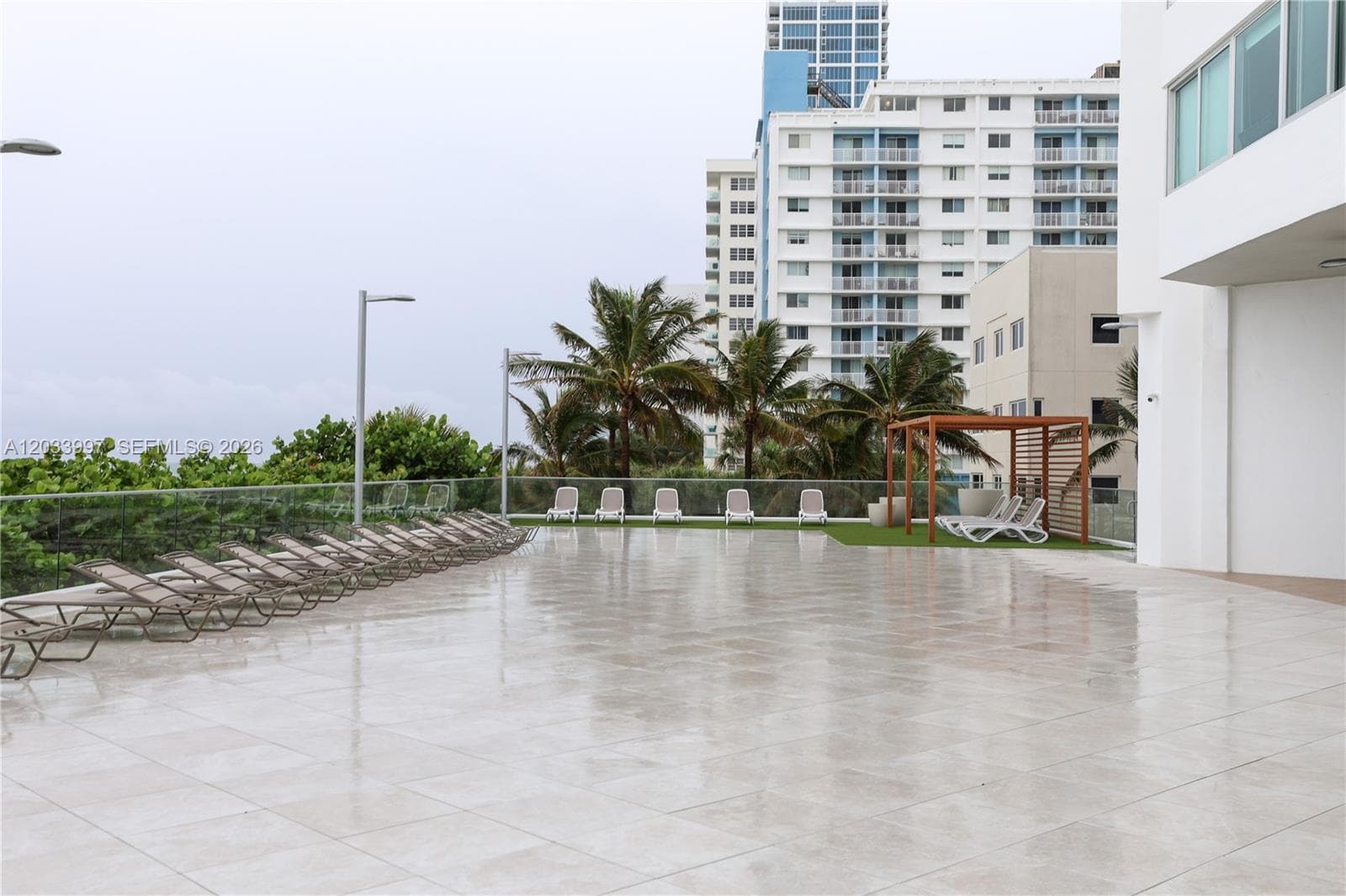 A12033997 — Miami Beach — 35
