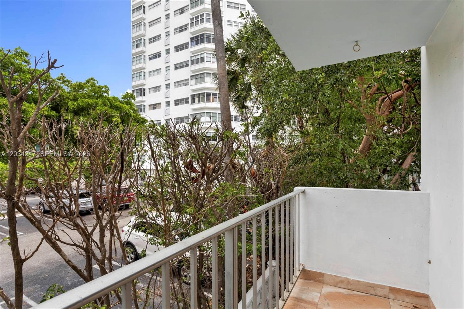 A12034247 — Miami Beach — 16