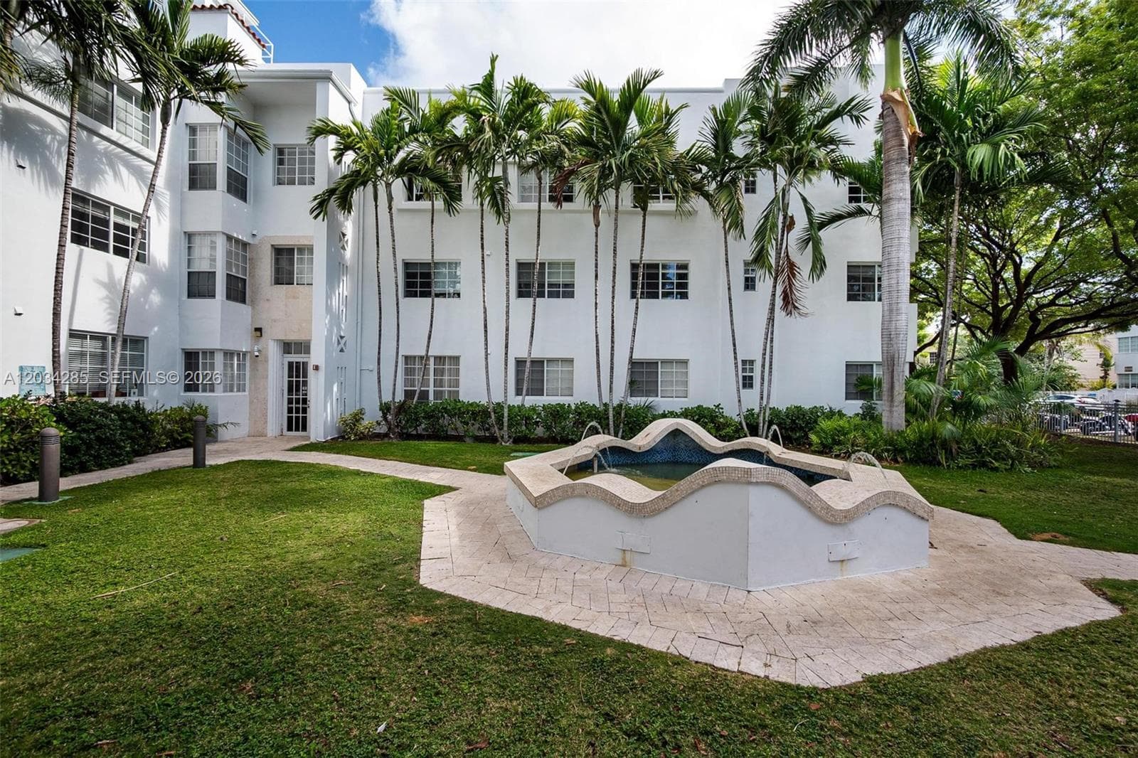 A12034285 — Miami Beach — 16