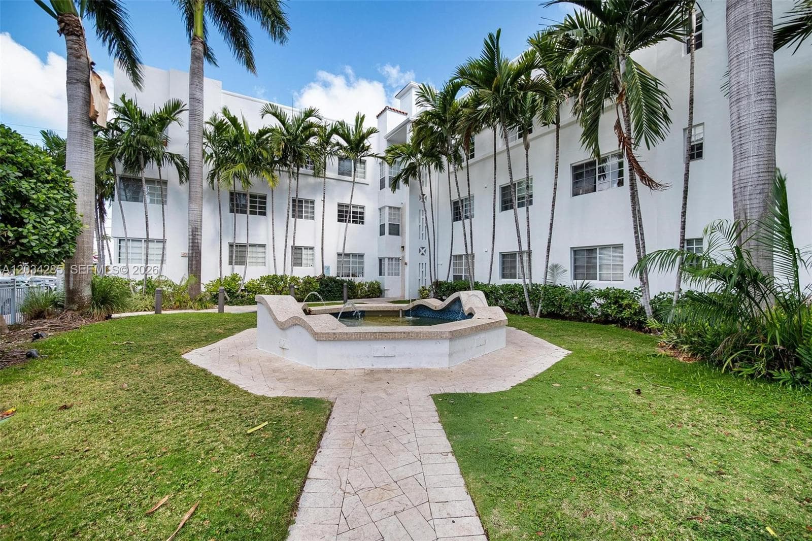 A12034285 — Miami Beach