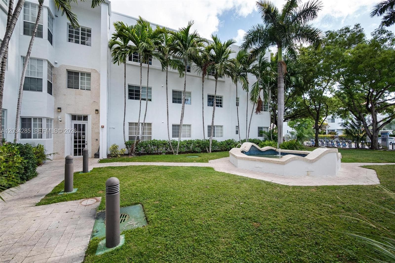 A12034285 — Miami Beach — 19
