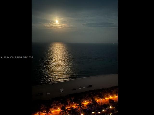 A12034308 — Miami Beach — 5