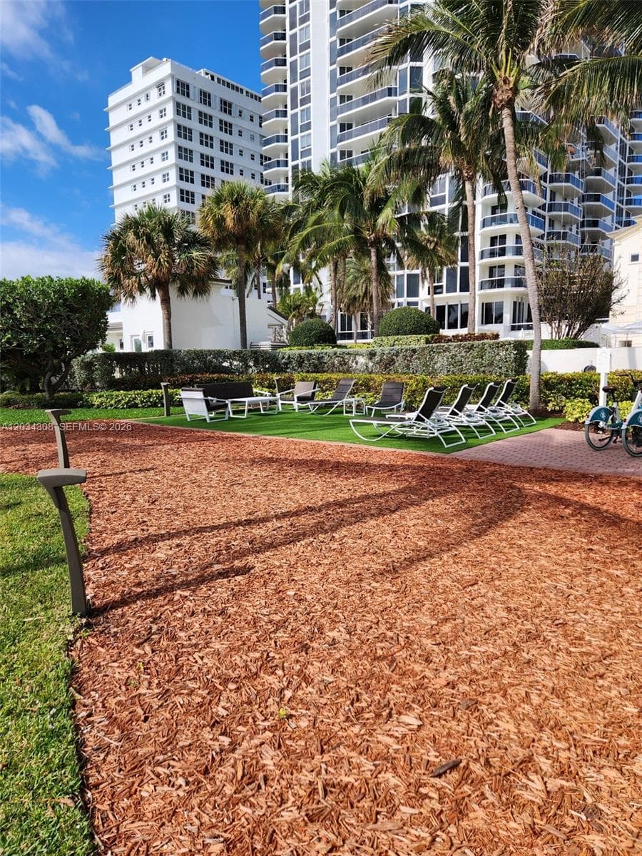 A12034308 — Miami Beach — 61