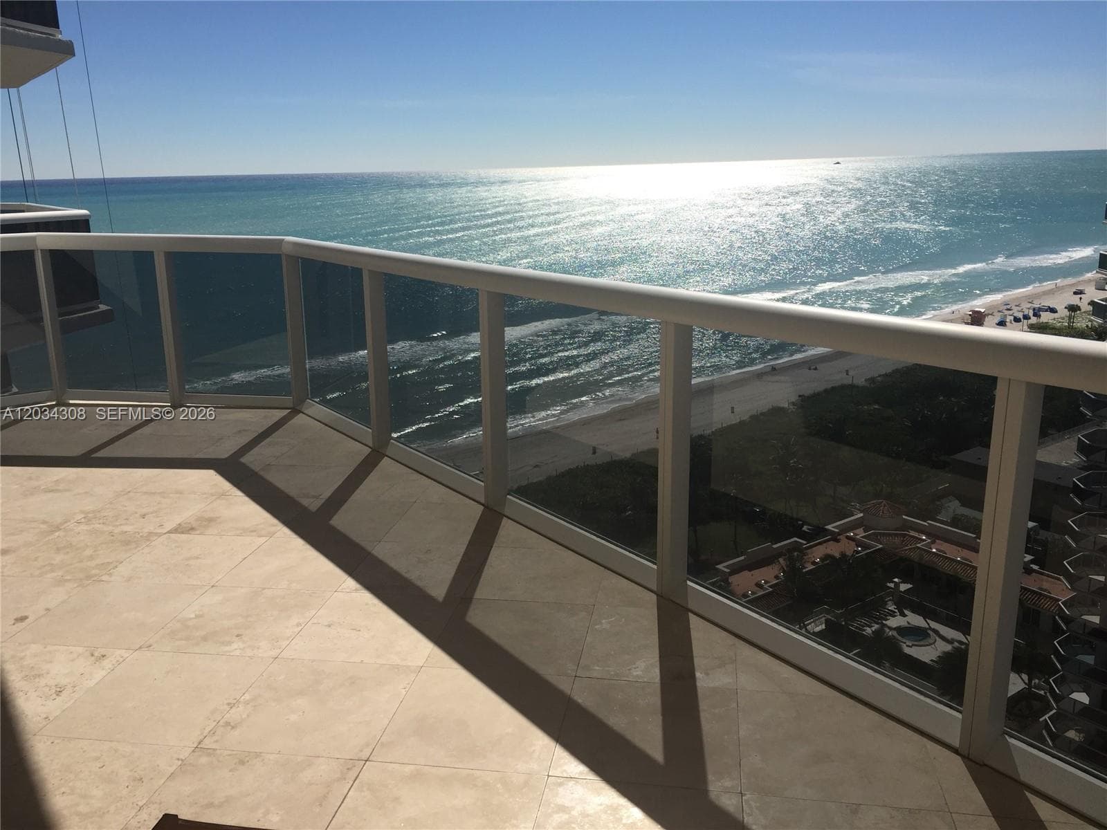 A12034308 — Miami Beach — 35