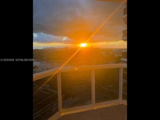 A12034308 — Miami Beach — 4