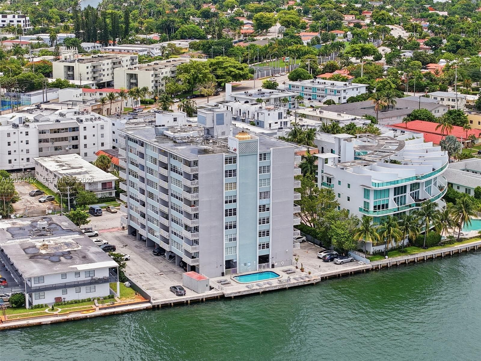 A12034452 — Miami Beach — 3