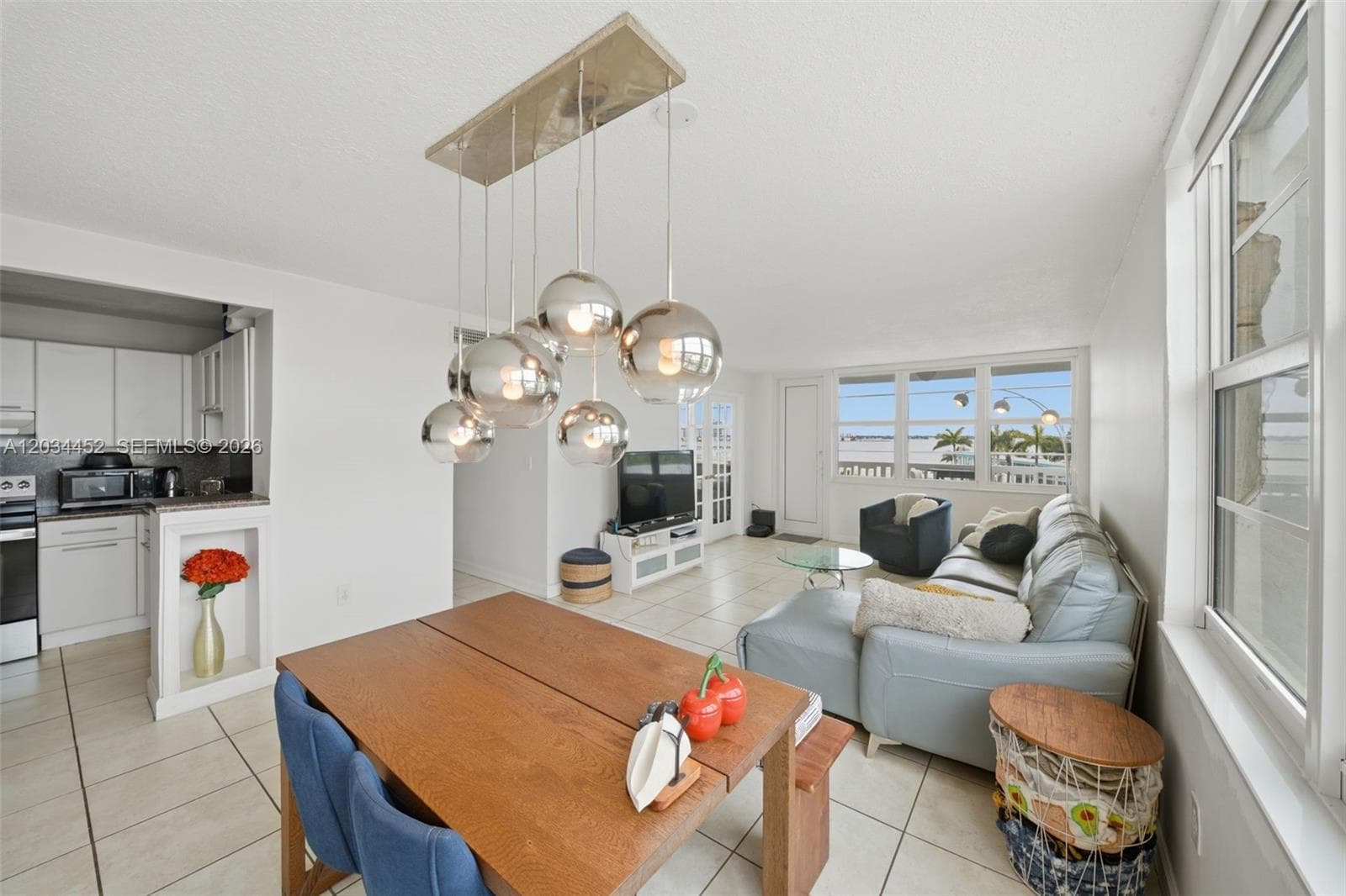 A12034452 — Miami Beach — 15