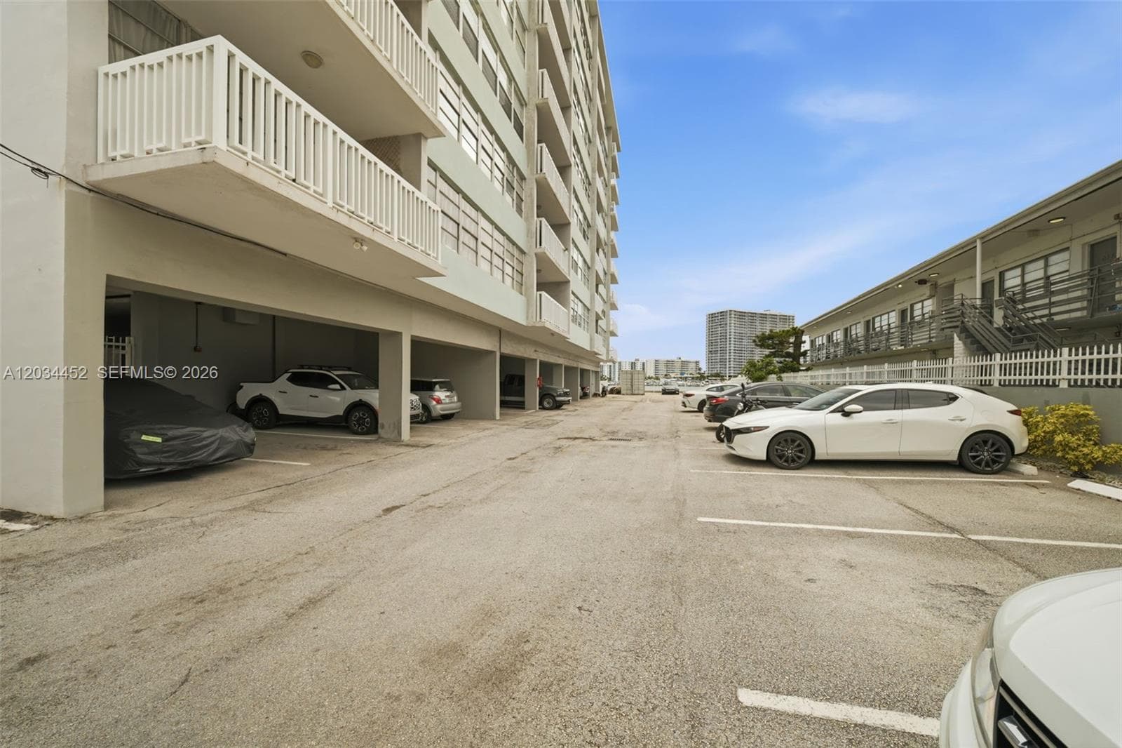 A12034452 — Miami Beach — 39