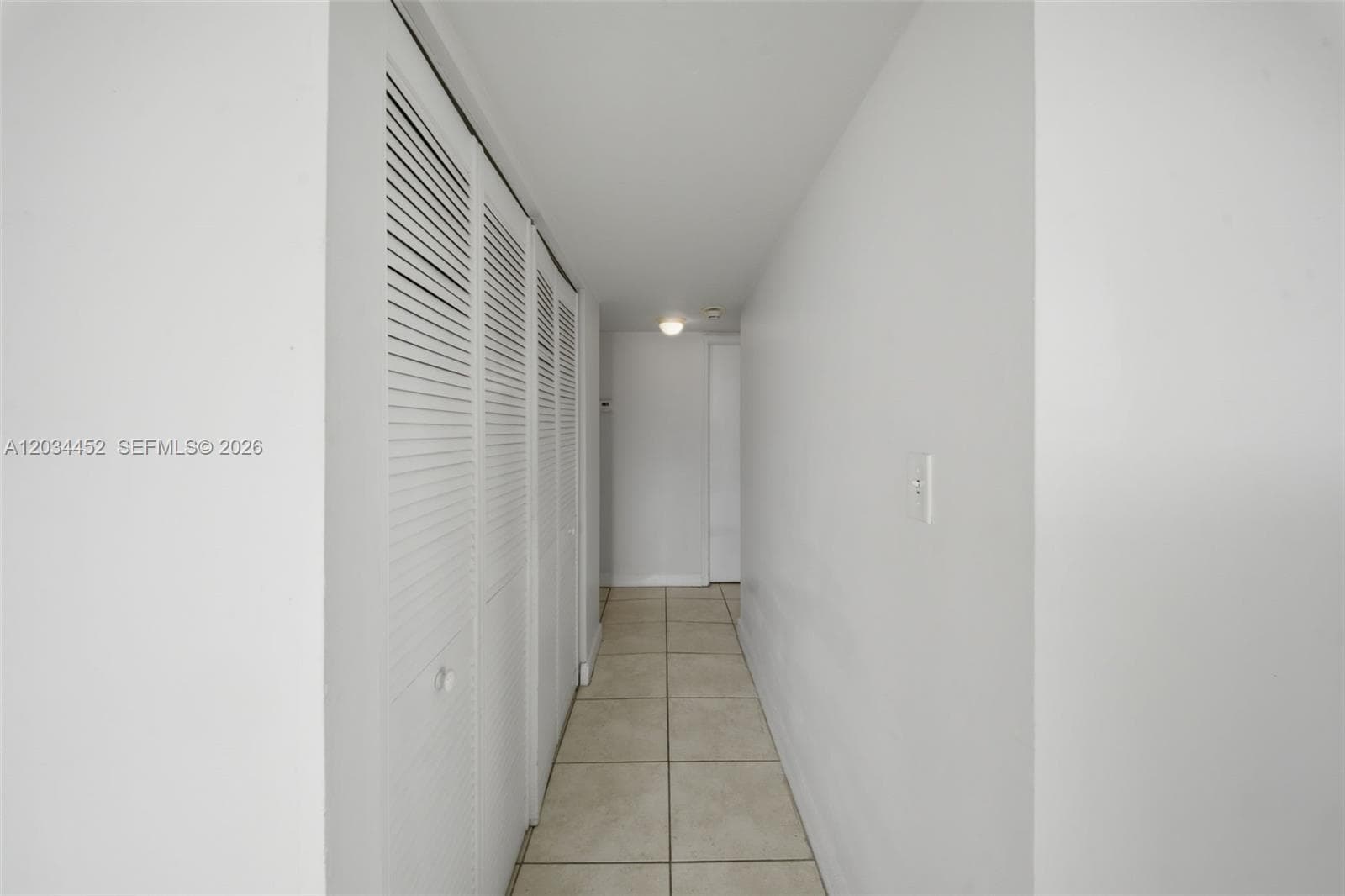A12034452 — Miami Beach — 25