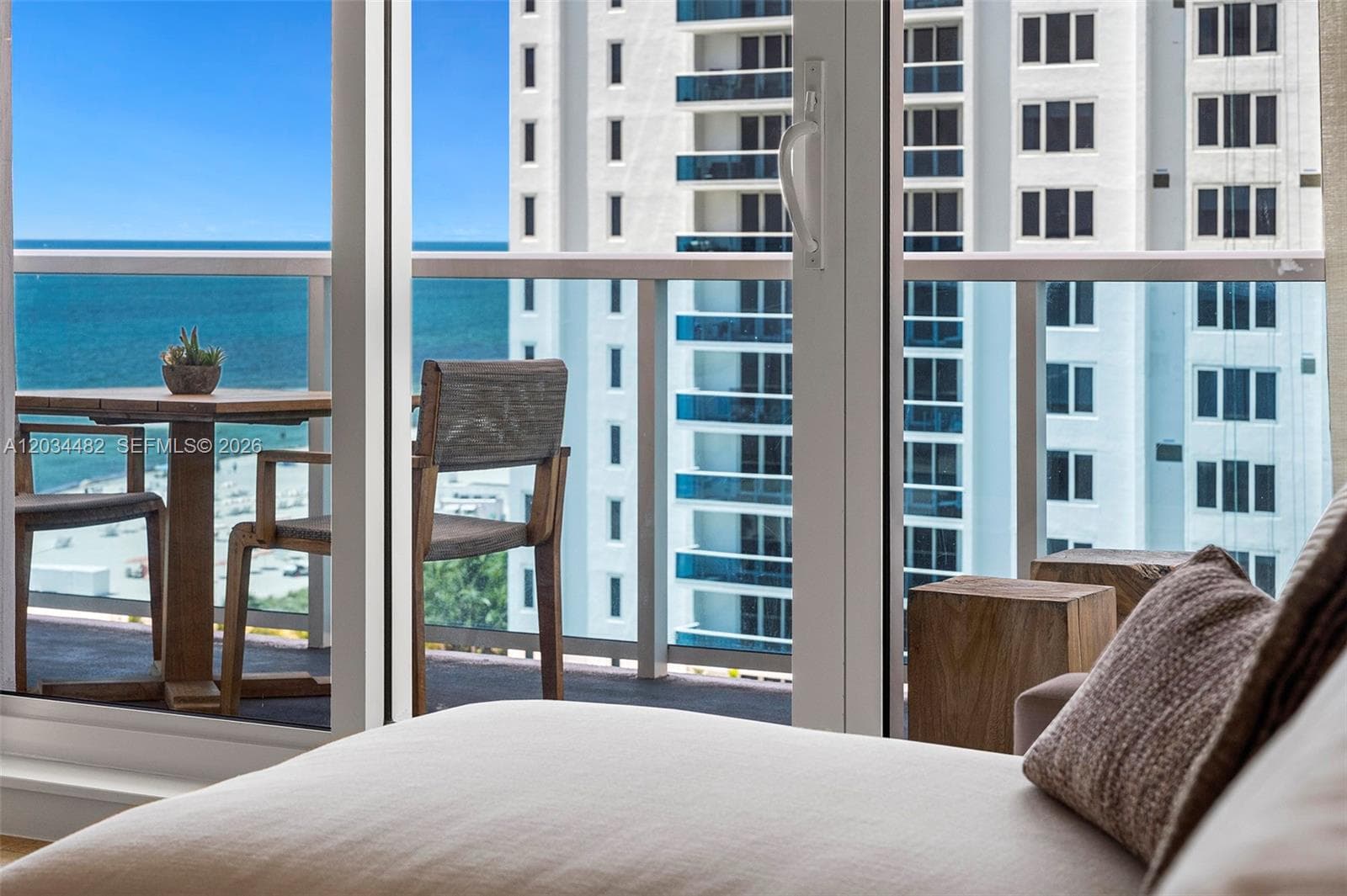 A12034482 — Miami Beach — 10