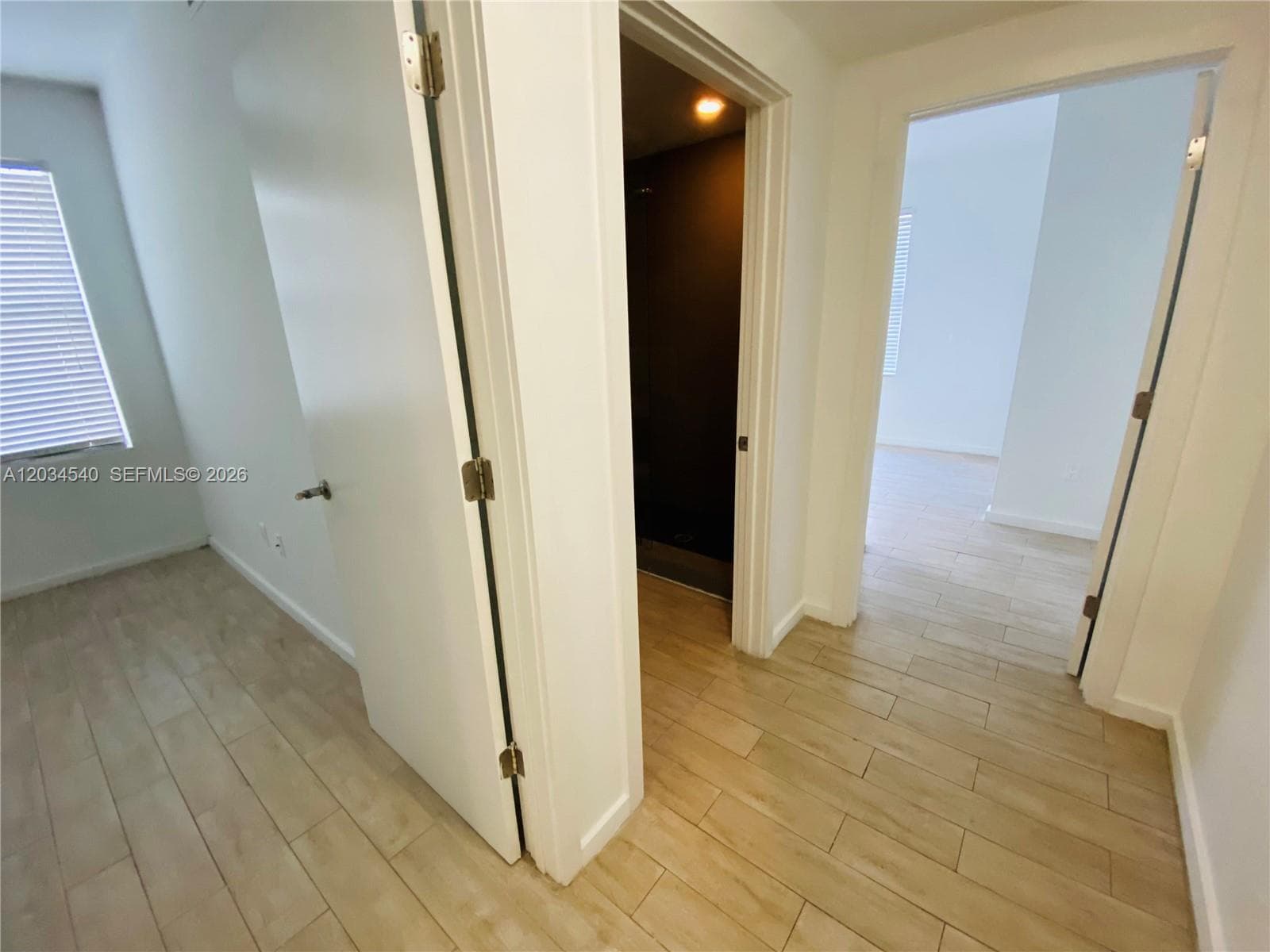 A12034540 — Miami Beach — 9