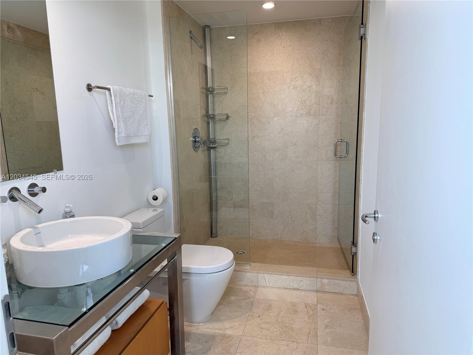 A12034545 — Miami Beach — 17