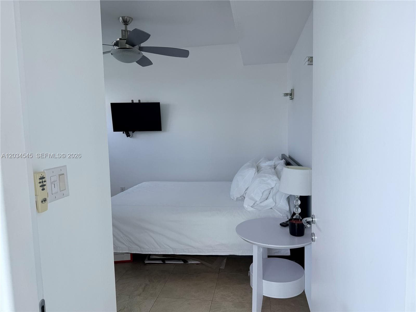 A12034545 — Miami Beach — 14