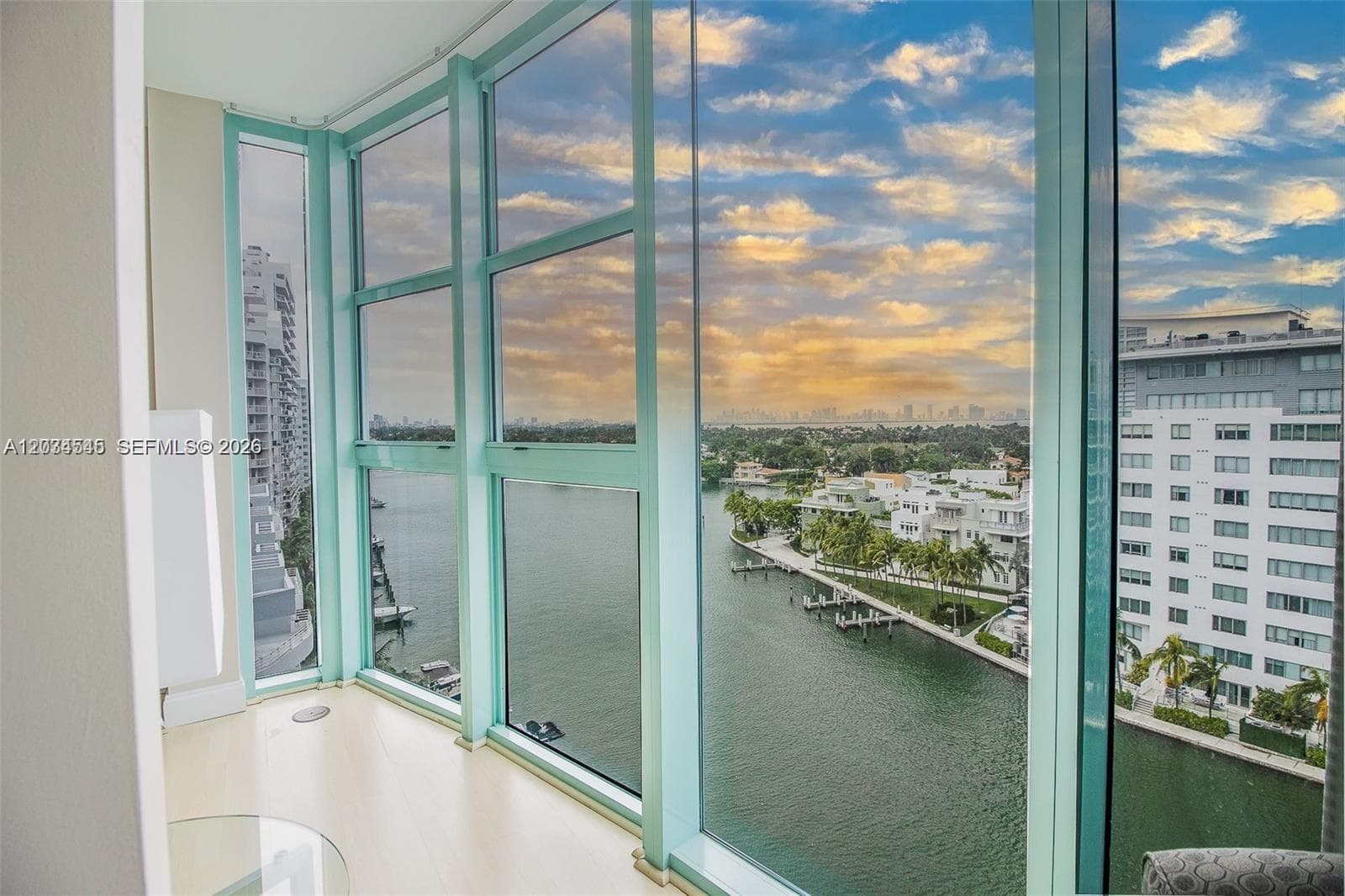 A12034545 — Miami Beach — 15
