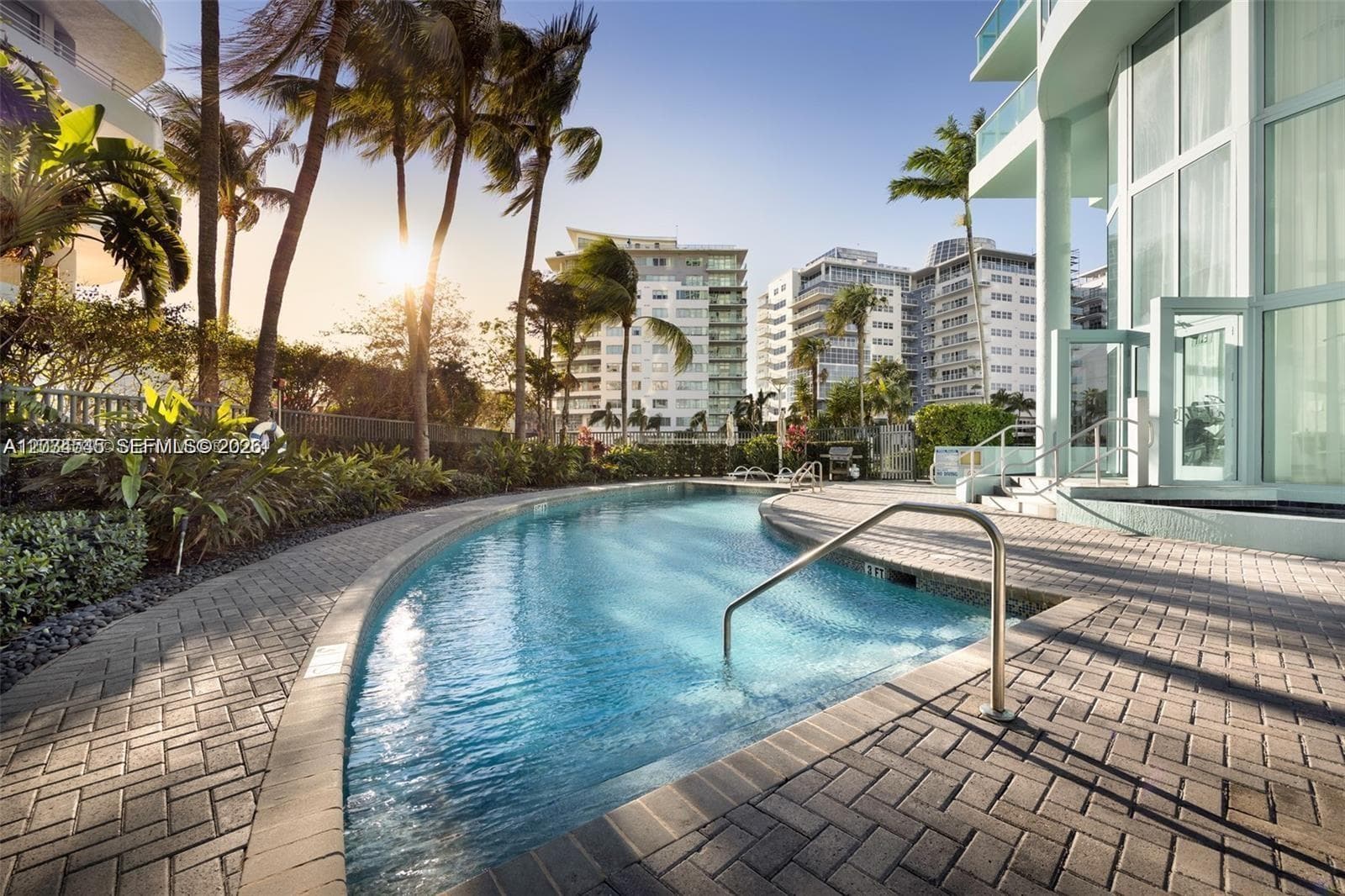 A12034545 — Miami Beach — 21