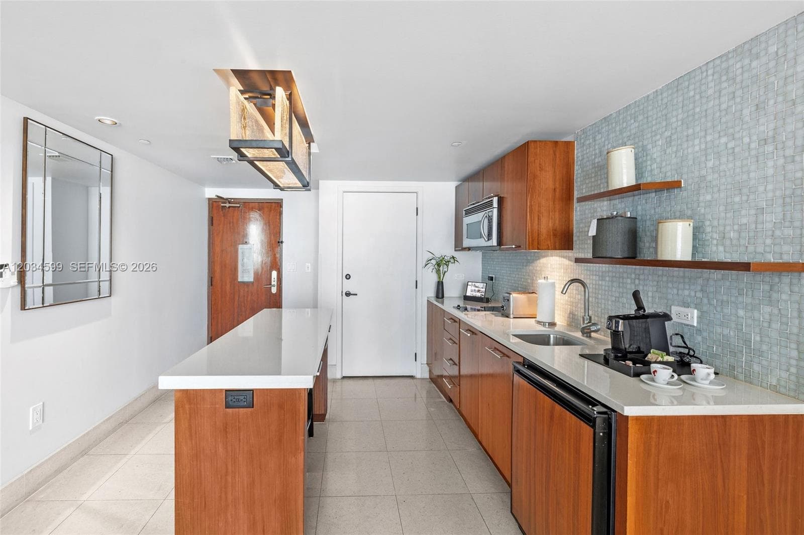 A12034599 — Miami Beach — 23