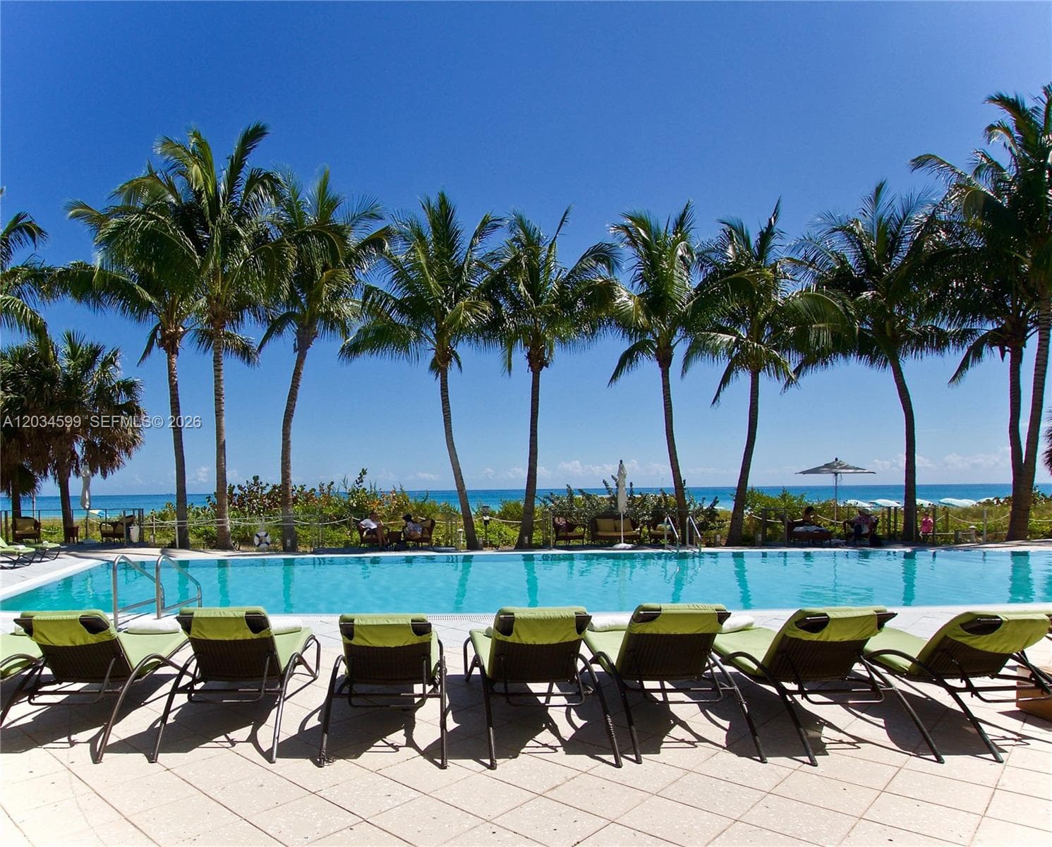A12034599 — Miami Beach — 28
