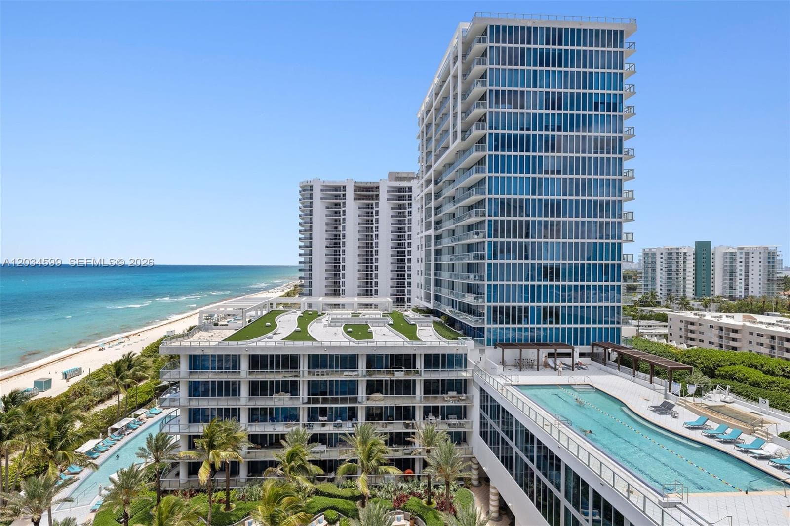 A12034599 — Miami Beach — 10