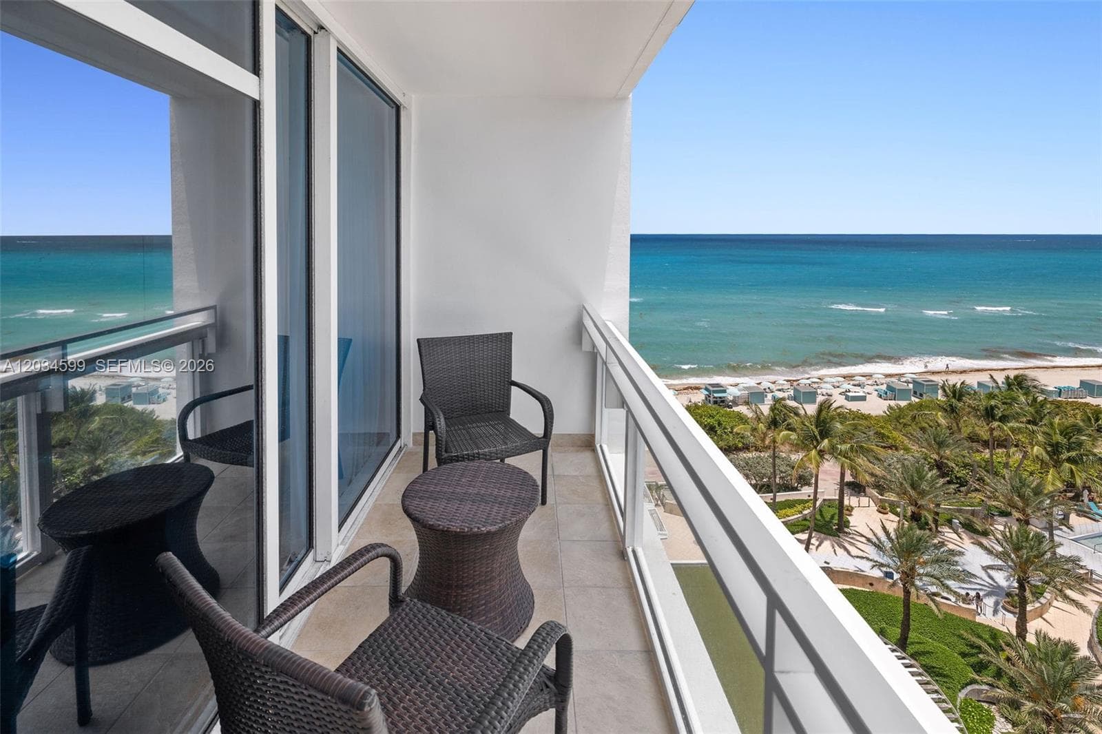 A12034599 — Miami Beach — 18