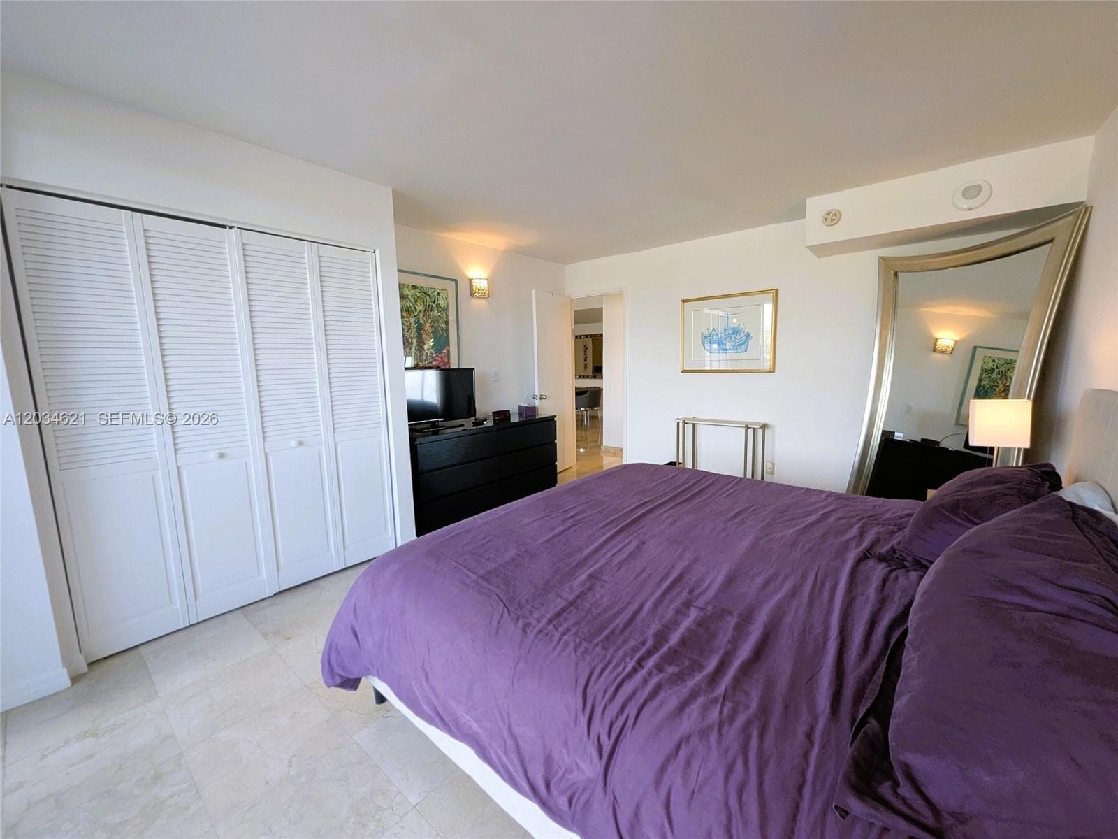 A12034621 — Miami Beach — 16