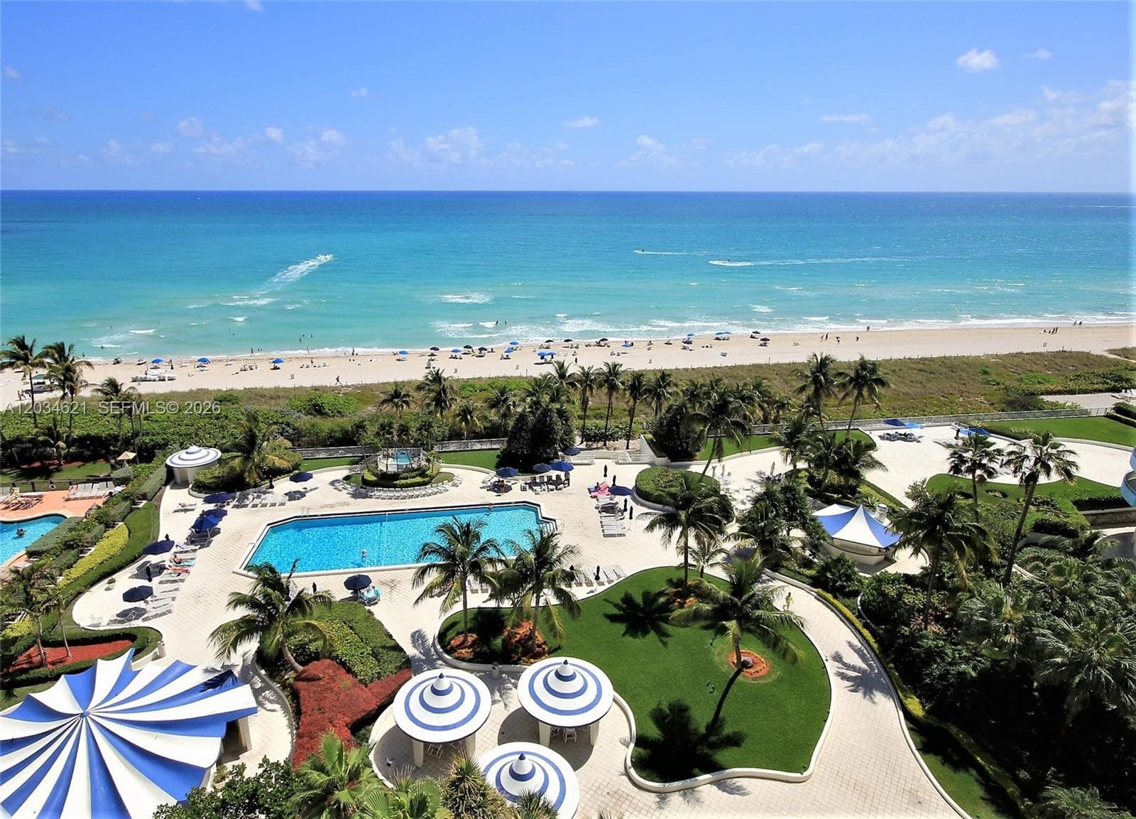 A12034621 — Miami Beach — 48