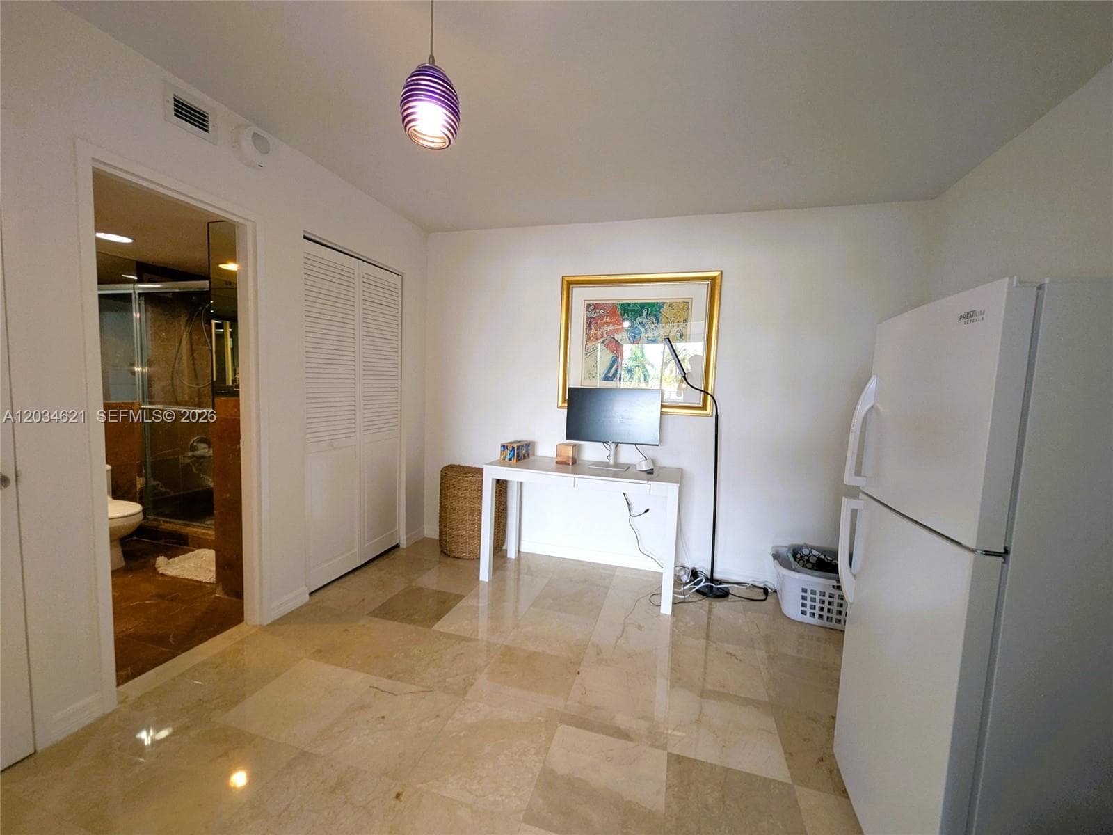 A12034621 — Miami Beach — 21