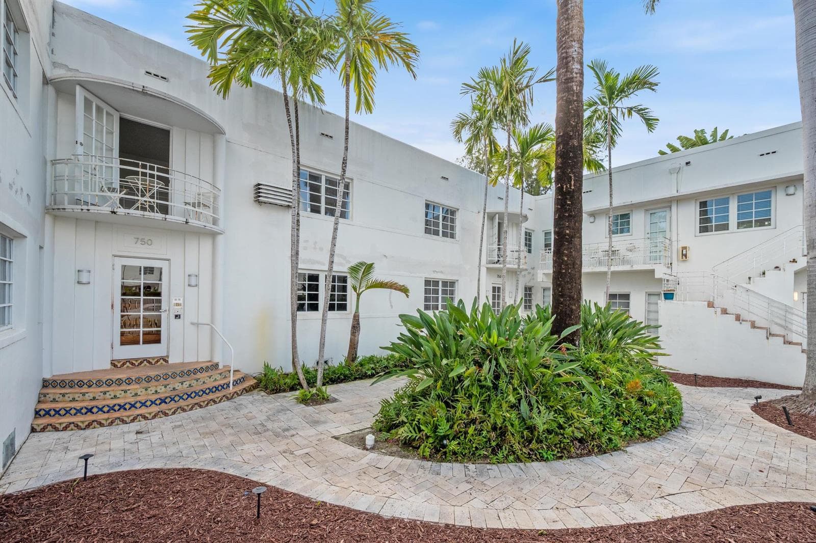B26039293 — Miami Beach