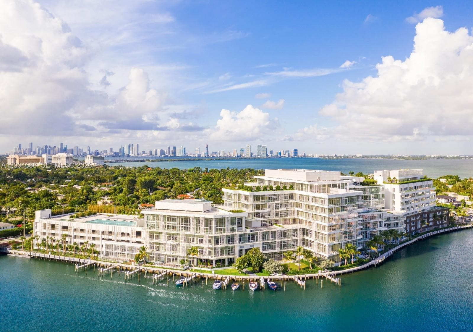 A12034688 — Miami Beach — 23