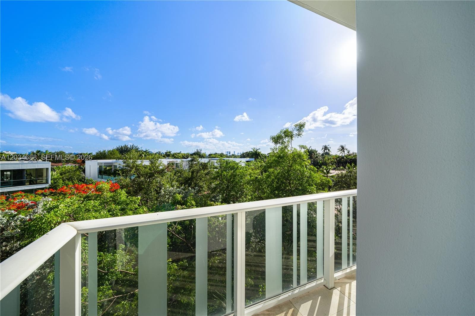 A12034688 — Miami Beach — 16