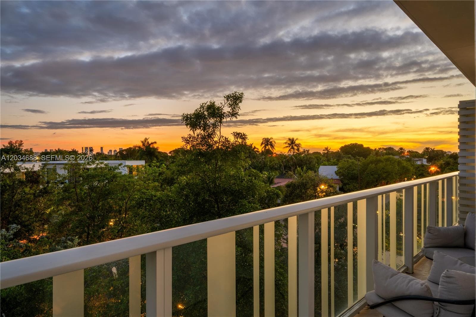 A12034688 — Miami Beach — 22