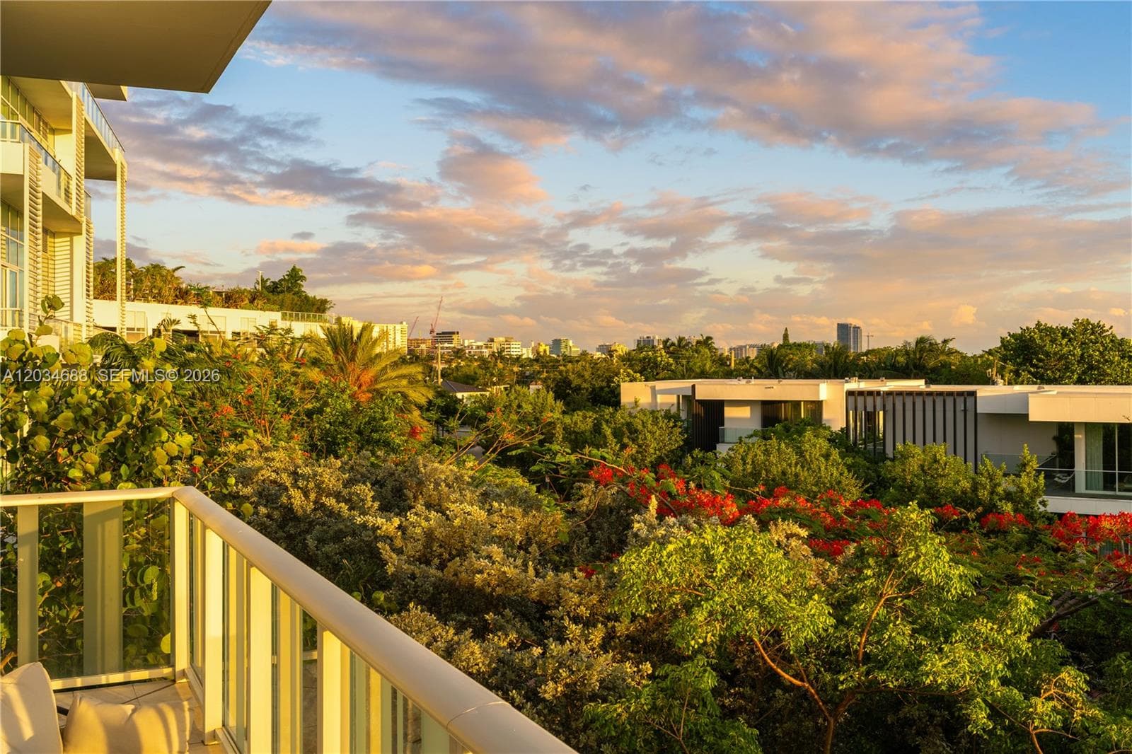A12034688 — Miami Beach — 19