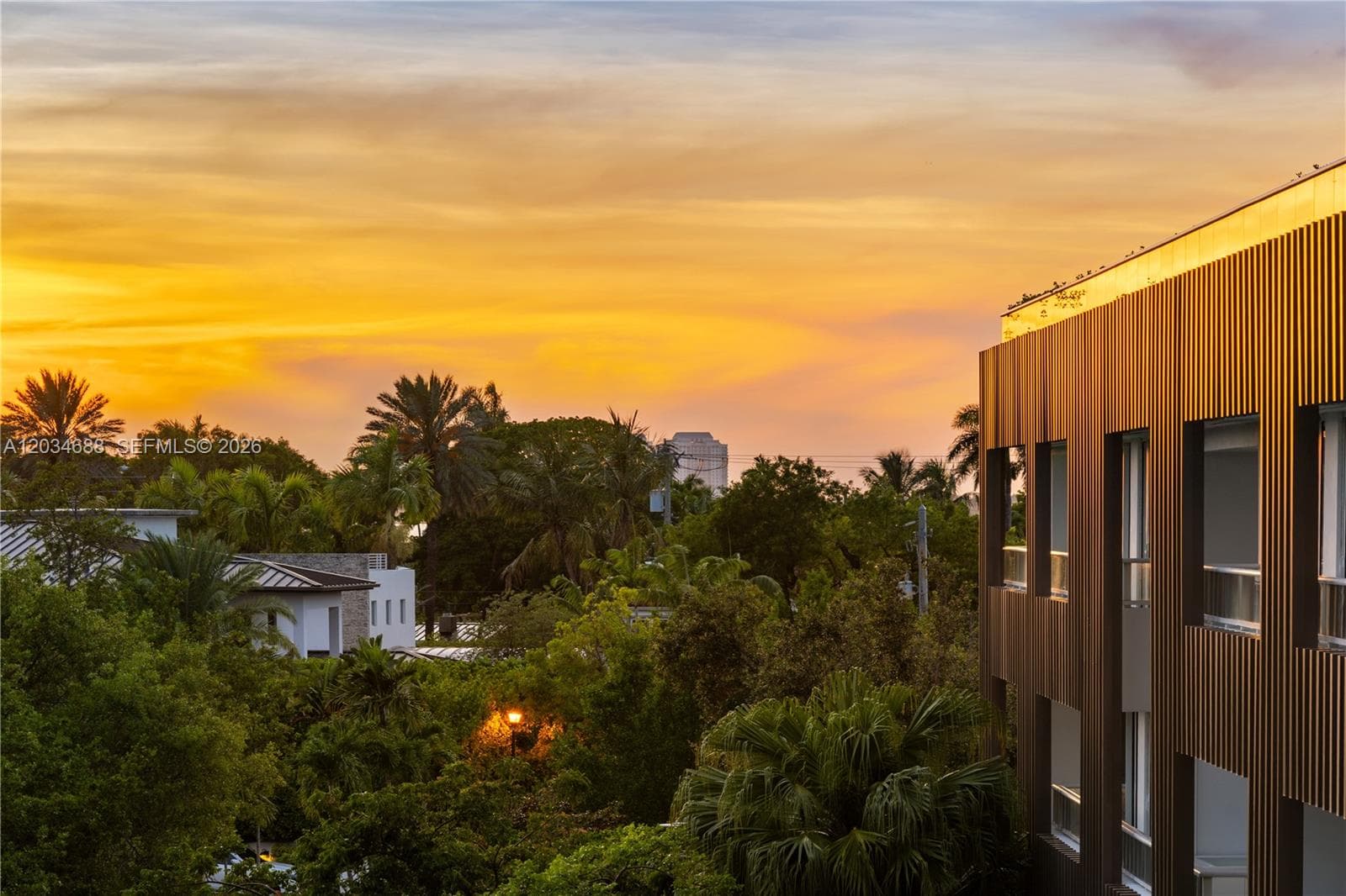 A12034688 — Miami Beach — 21