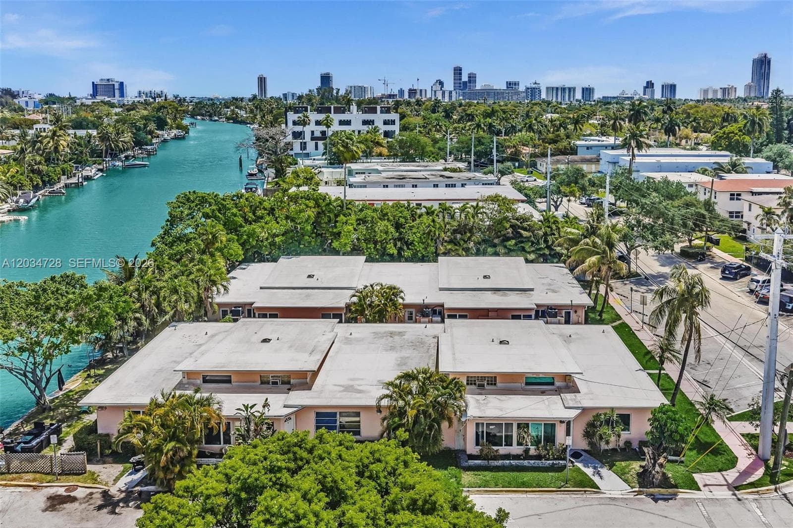 A12034728 — Miami Beach — 16