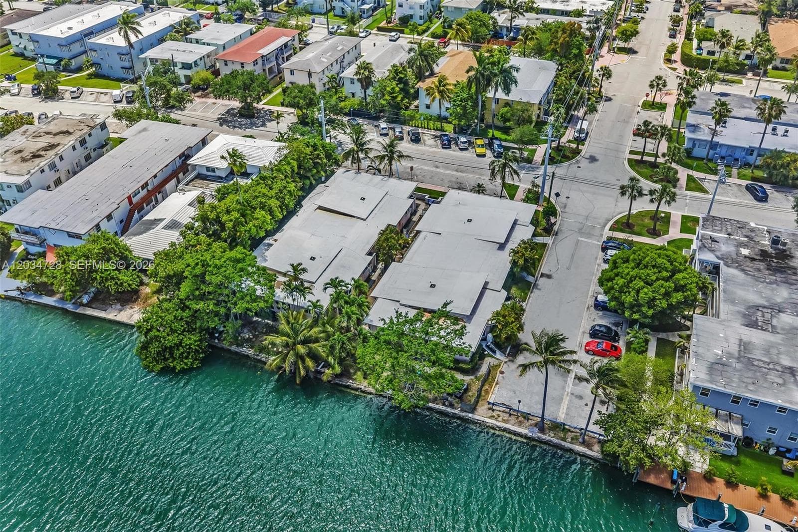 A12034728 — Miami Beach — 20