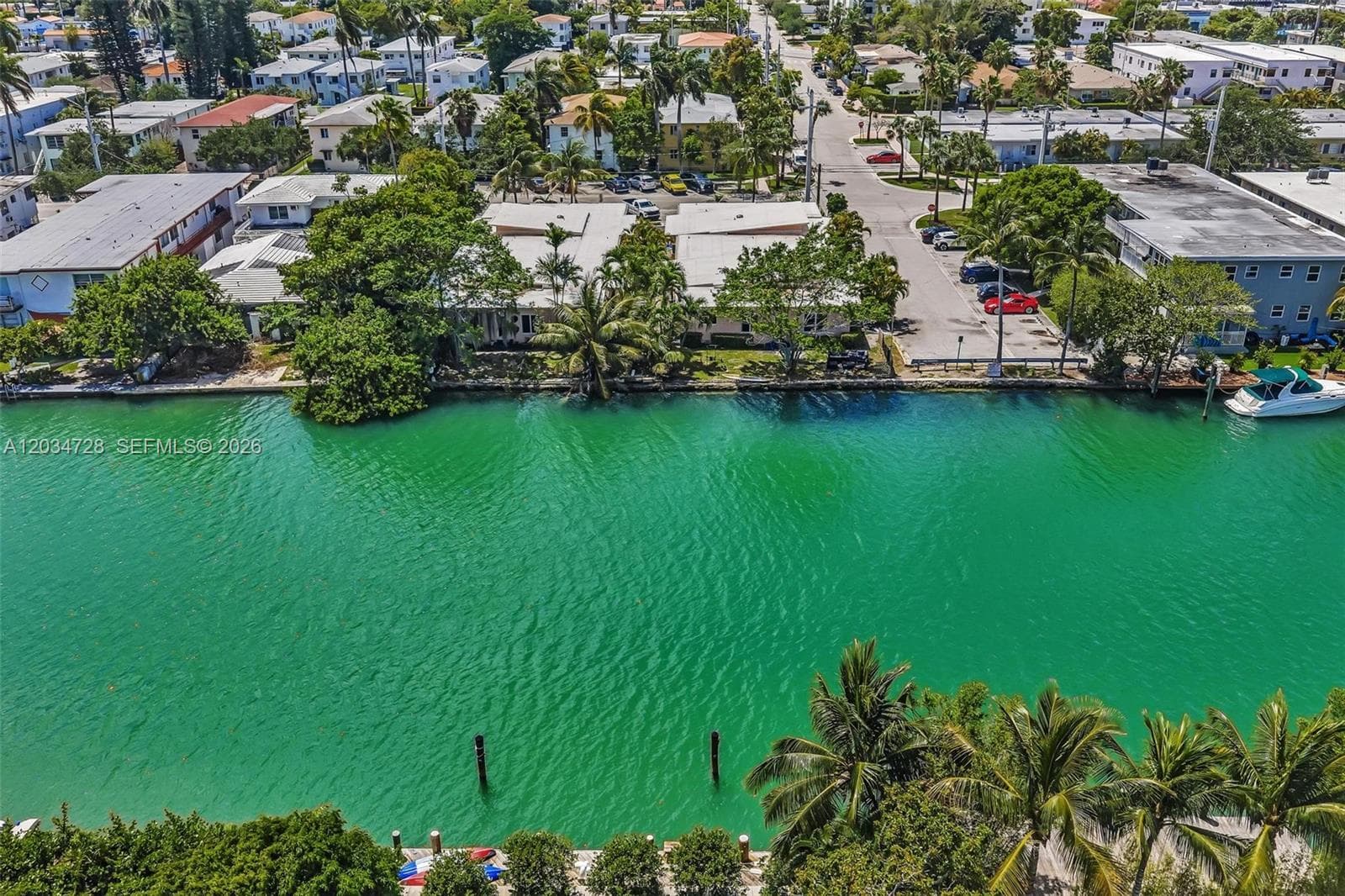 A12034728 — Miami Beach — 18