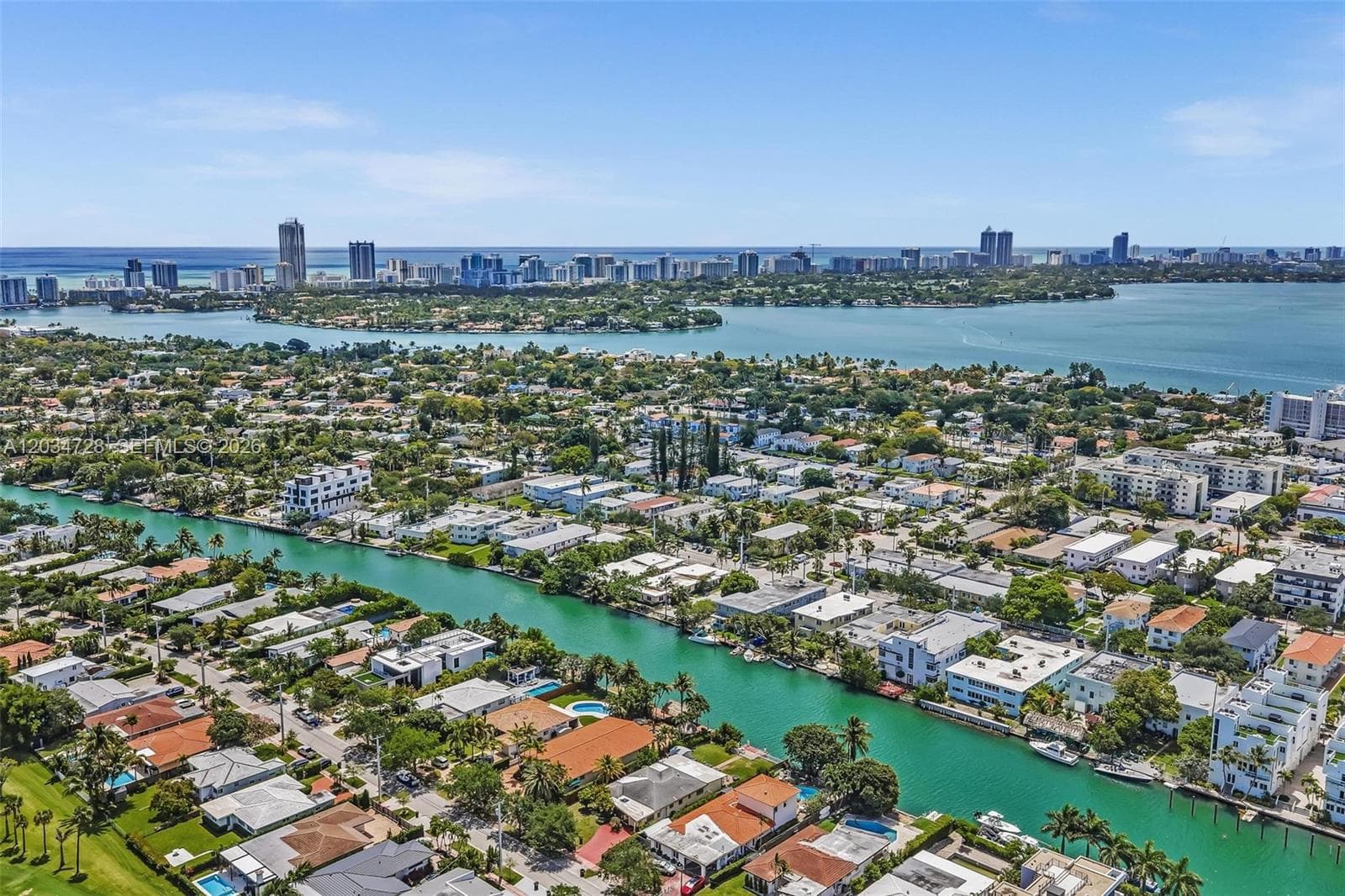 A12034728 — Miami Beach — 8