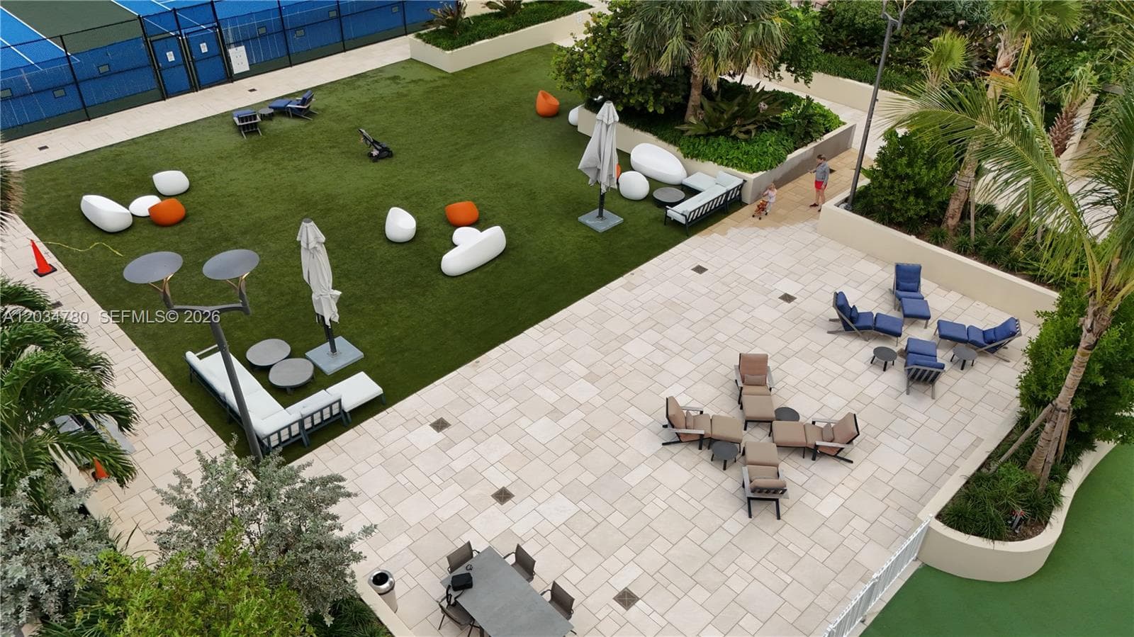 A12034780 — Miami Beach — 42