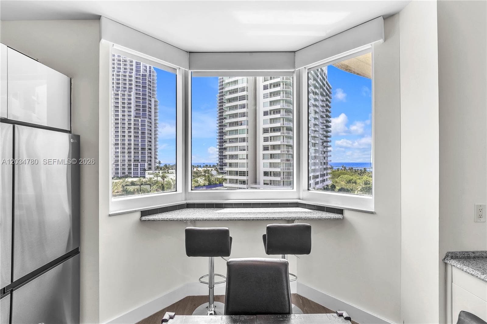 A12034780 — Miami Beach — 13