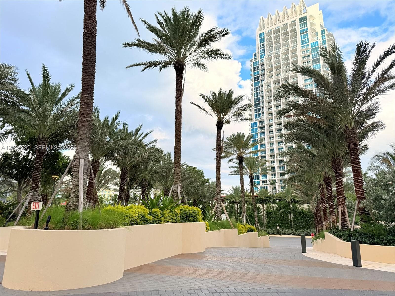 A12034780 — Miami Beach — 36