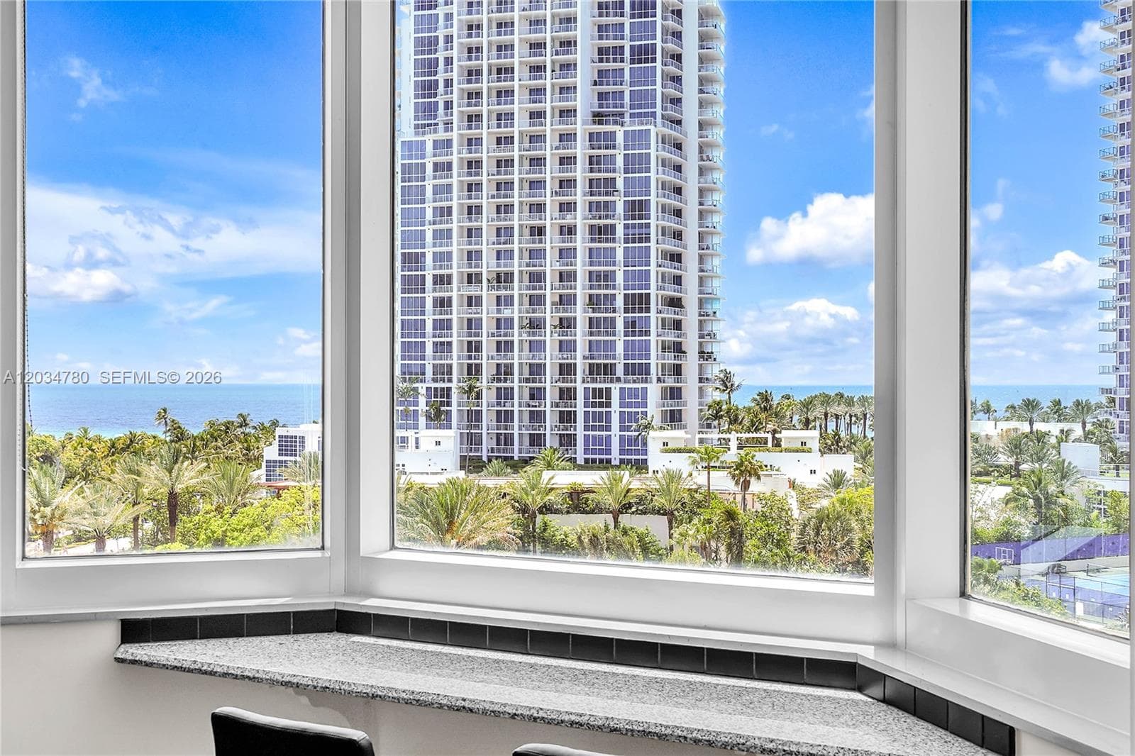 A12034780 — Miami Beach — 14