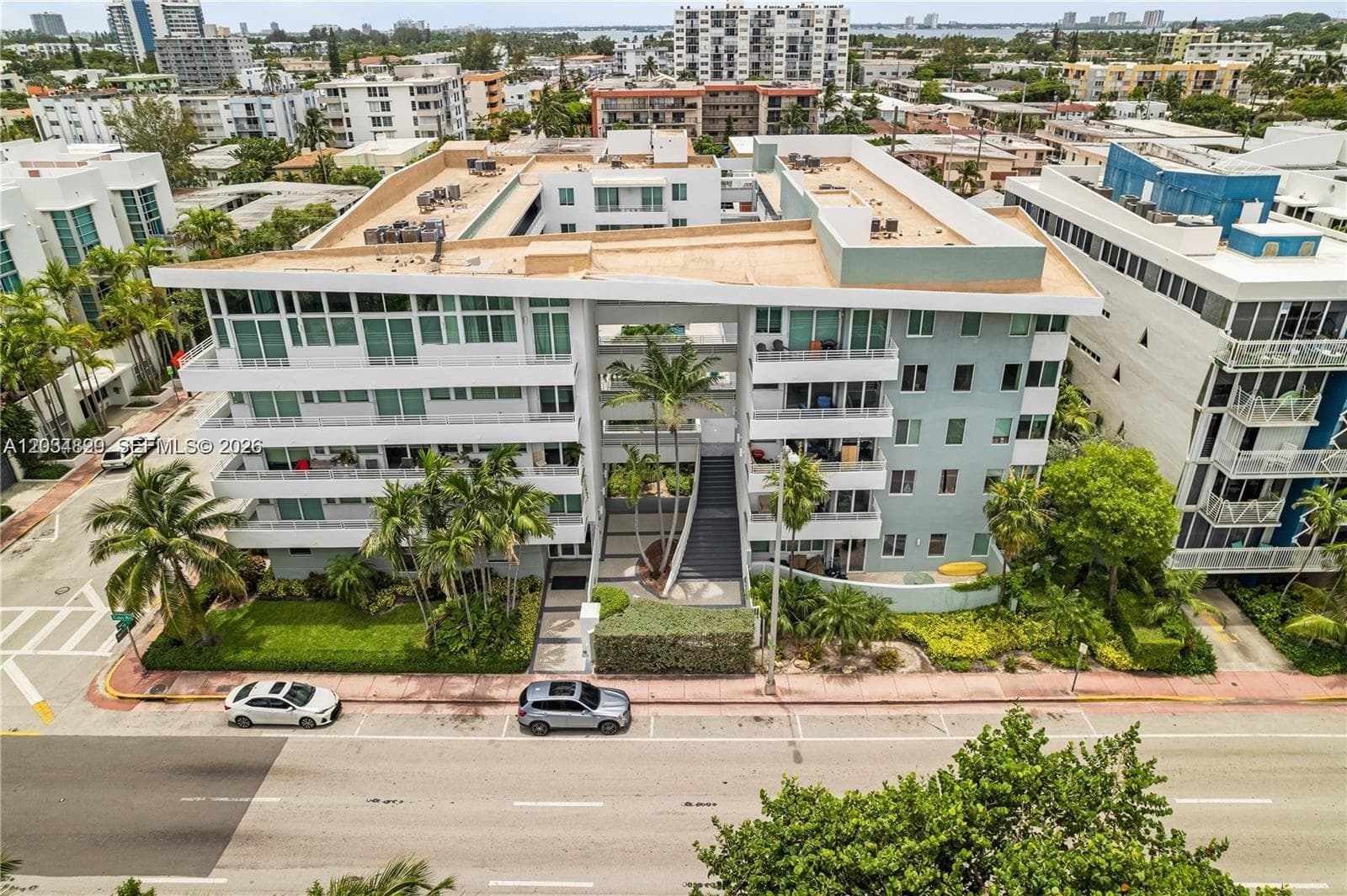 A12034829 — Miami Beach — 2