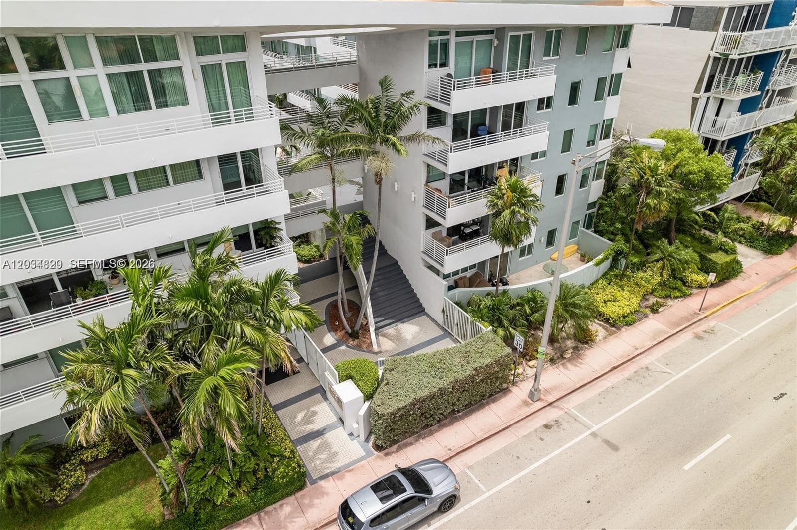 A12034829 — Miami Beach — 4