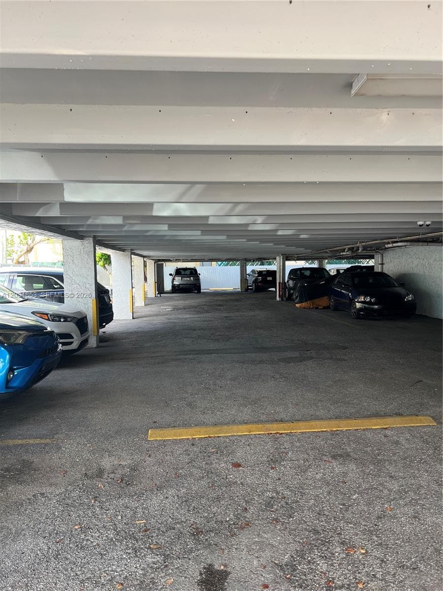 A12034853 — Miami Beach — 23