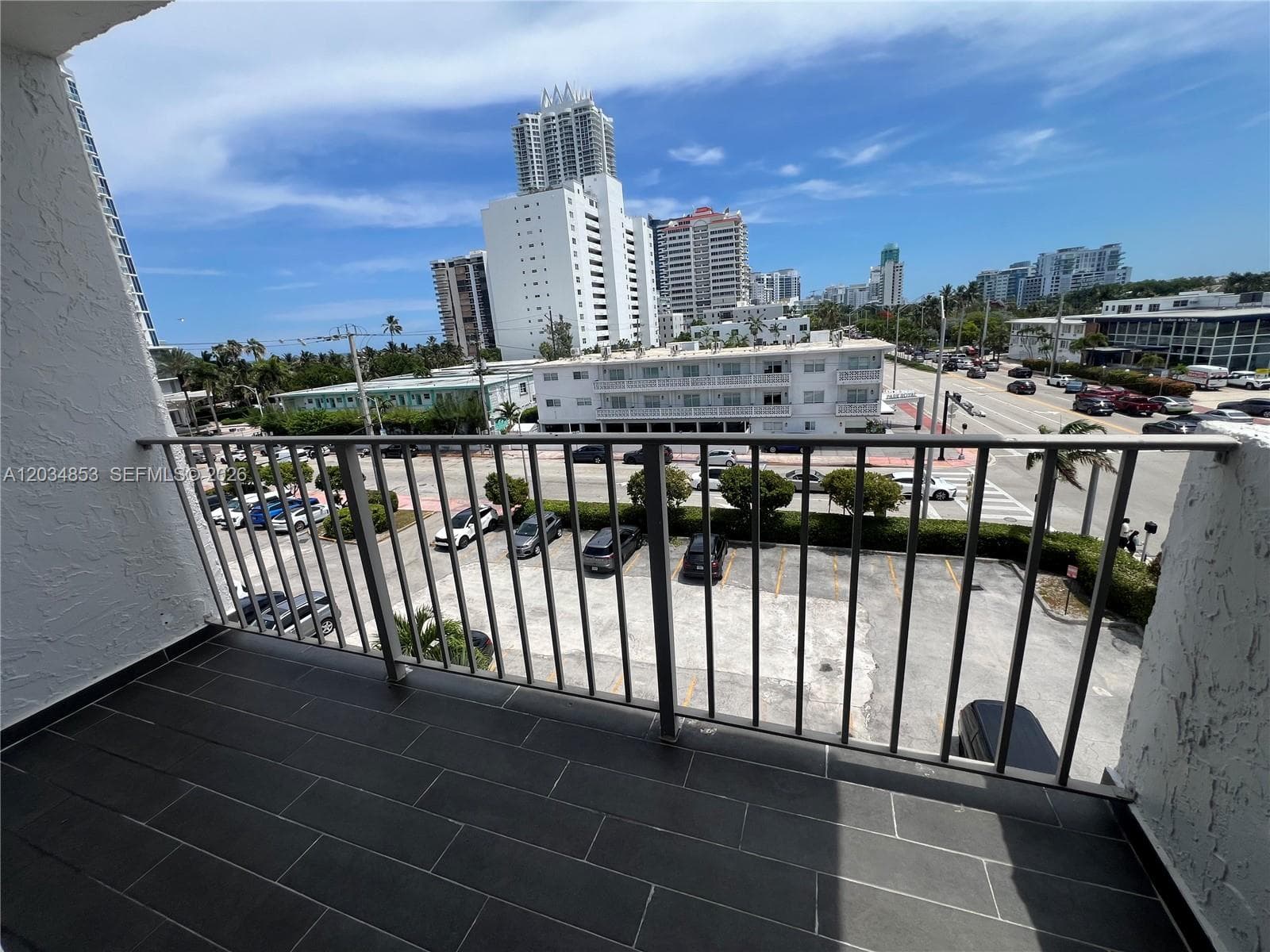 A12034853 — Miami Beach — 19