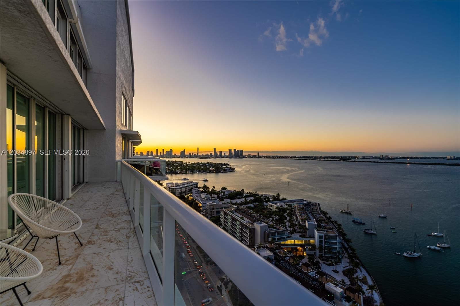 A12034897 — Miami Beach — 23