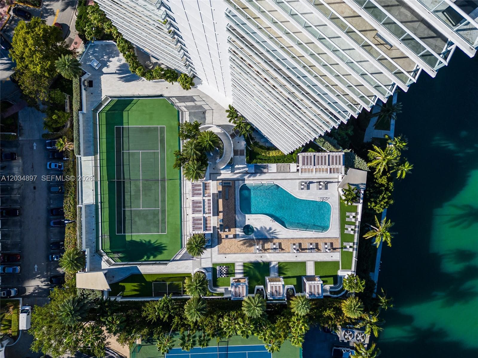 A12034897 — Miami Beach — 13