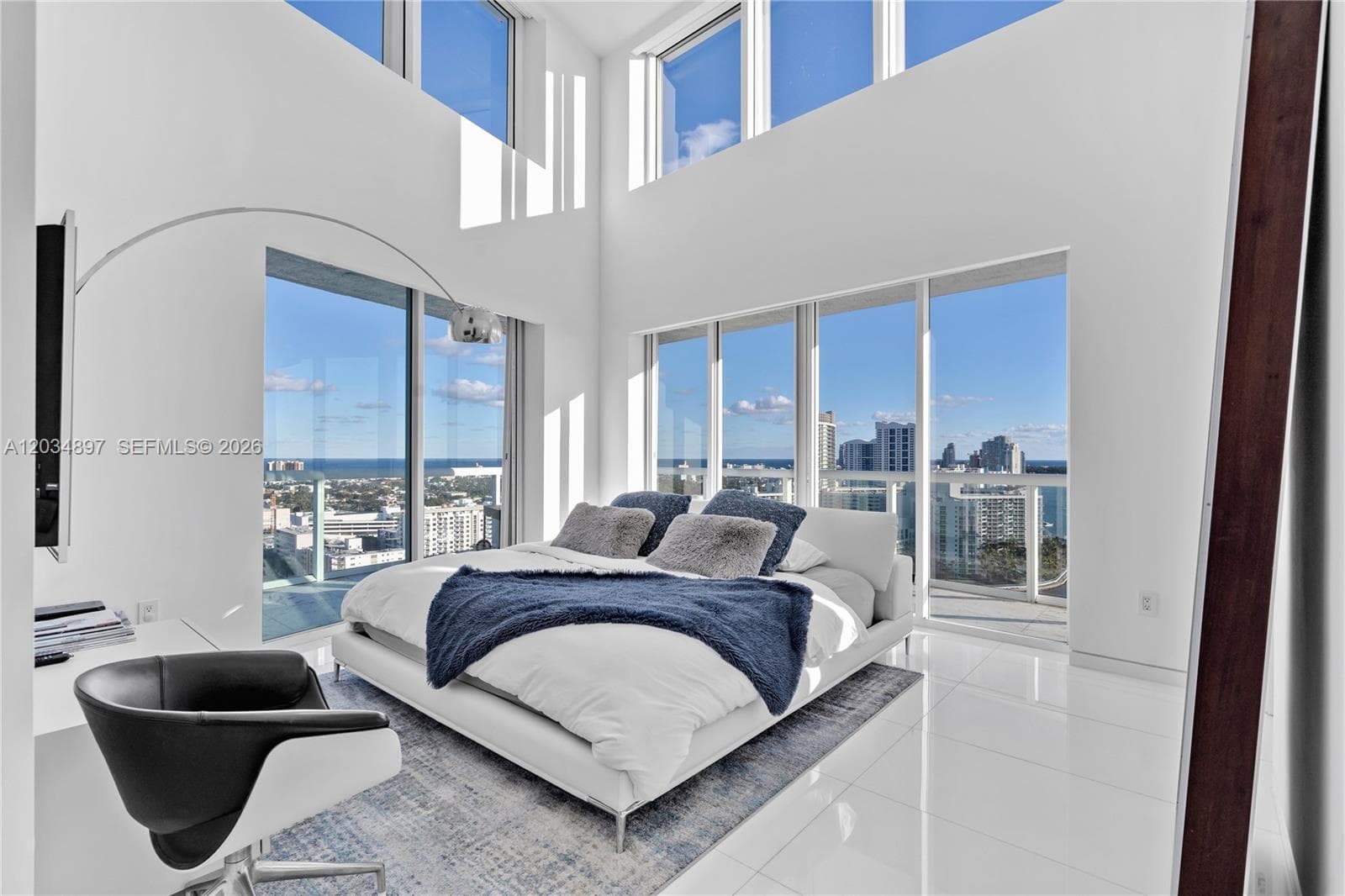 A12034897 — Miami Beach — 12